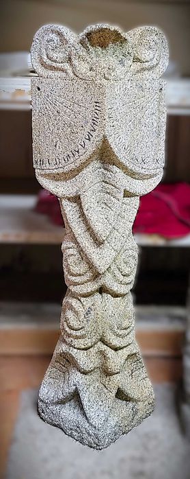 Relógio de Sol - Antiguidade em Pedra