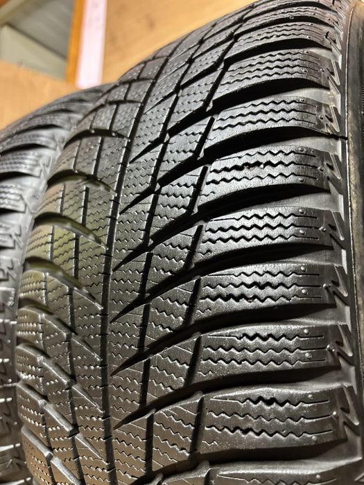 215/55 R 16 Bridgestone Blizzak LM001 Зима комплект шини