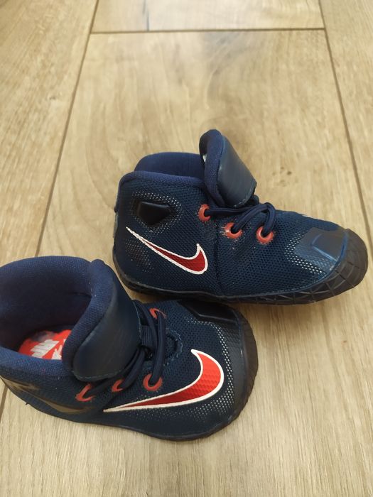 Nike дитячі кросівки на хлопчика 18,5 розмір , 9 см