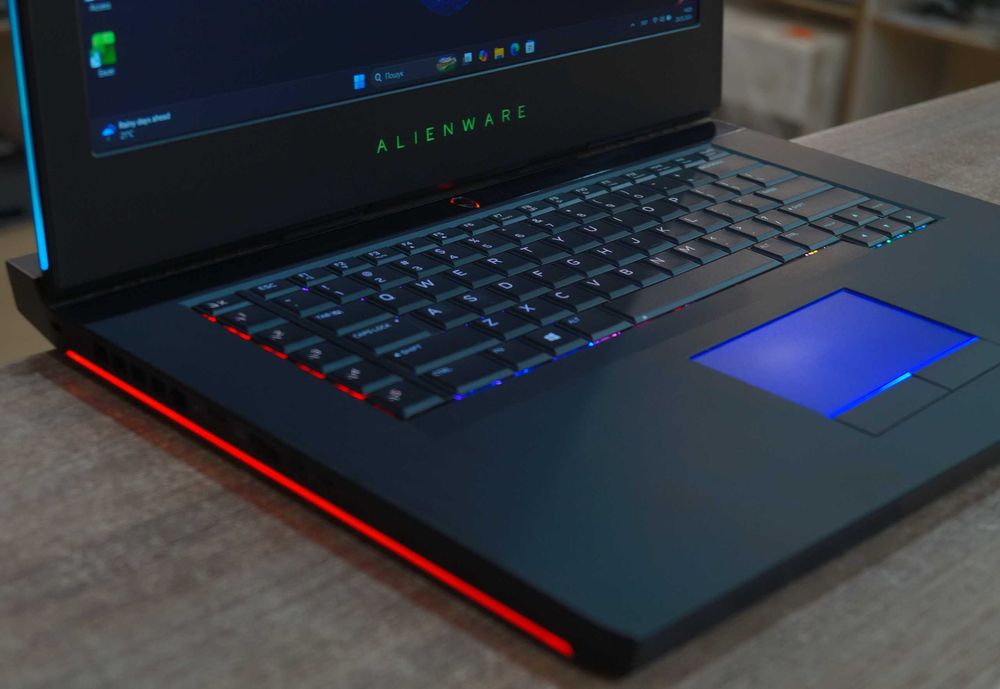 ГАРАНТІЯ Dell Alienware 15 R3 (FullHD/Core i5-7300HQ/RAM 16ГБ/SSD 512ГБ/GTX 1050TI)TVOYO