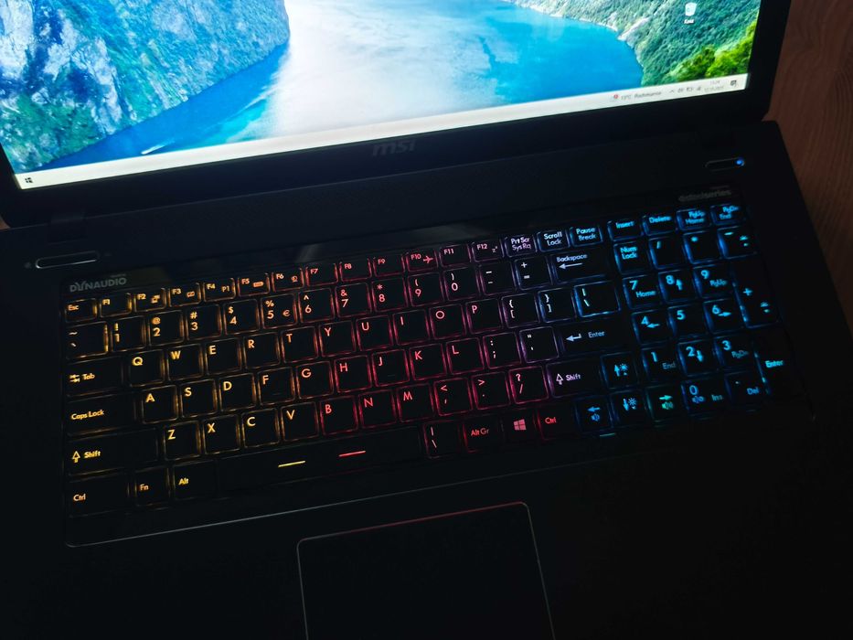 Laptop MSI GE70 2QD Apache i7 4720HQ 16GB GTX950M 1TB HDD 250GB SSD