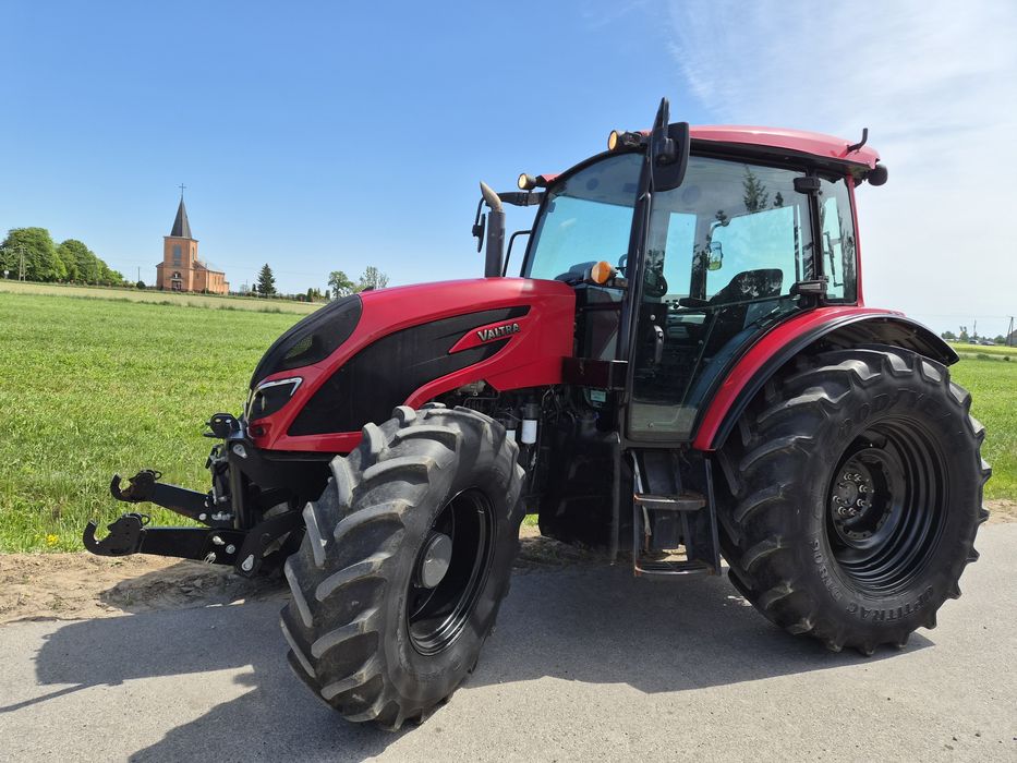 Valtra A 134 . Tuż Niski przebieg.Pneumatyka .   Okazja.