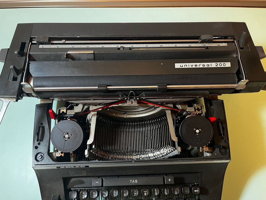 Máquina de Escrever Adler Universal 200 - Formato A3