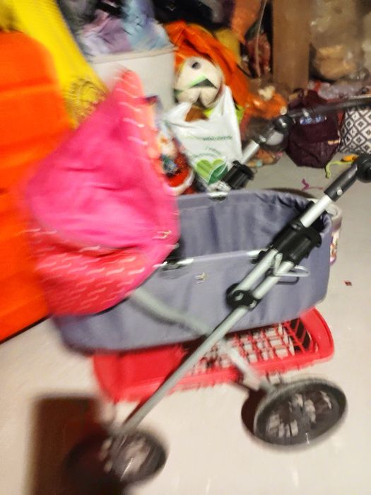 Wózek dla lalek w dobrym stanie.