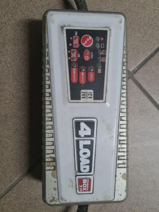 Prostownik - ładowarka 12/24V  7.0A. 4Load Charge Box 7.0