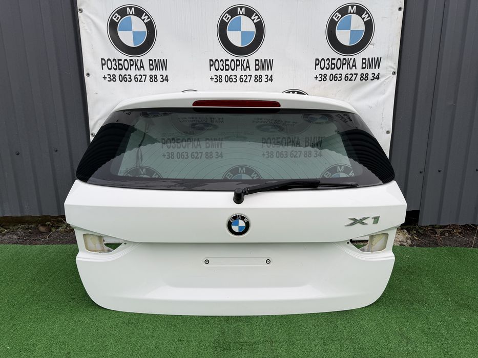 Кришка багажніка bmw x1 e84 ляда бмв колір а300 біла, з  склом
