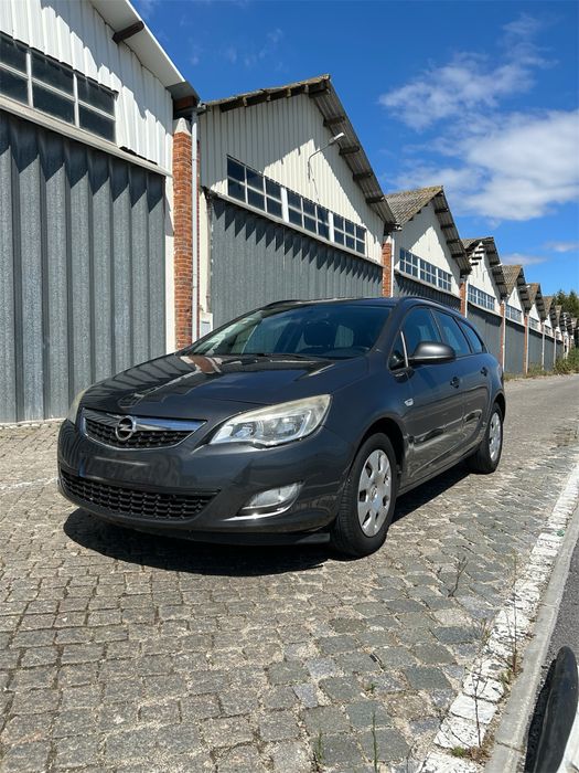 Opel Astra Sports Tourer 1.7 2012 — photo 2