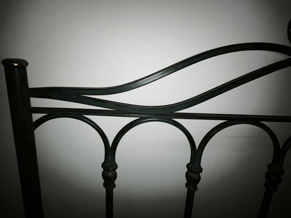 Cama de ferro a imitar o antigo cor verde