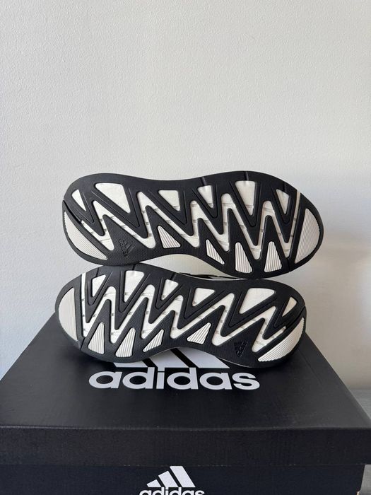 Кросівки Adidas Adizero Aruku розміри 38,38.5,42,42.5,43,44,44.5