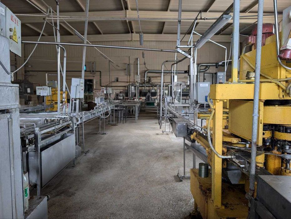 Продамо 2400 кв.м виробничих площ  консервного заводу в чудовому стані