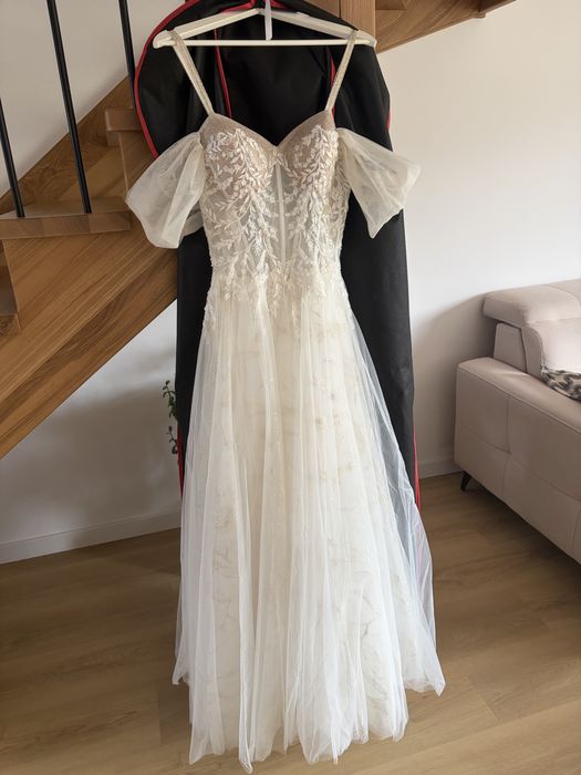 Suknia ślubna tiulowa