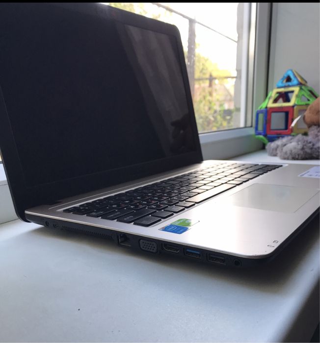 Asus X540L  15,6/8Gb/1000Gb/Core i3/ NVIDIA GT 920M (2Gb)