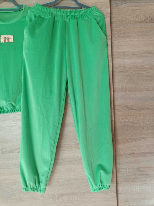 Nowy piękny Dres welur kolor jabłko
