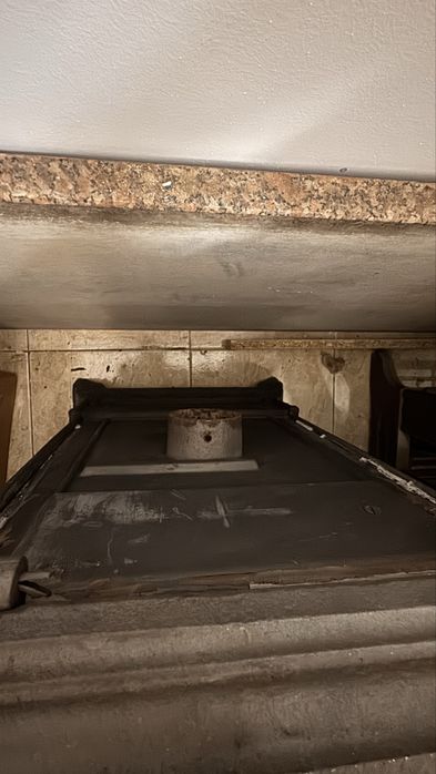 Vendo salamandra ferro fundido  antiga a lenha