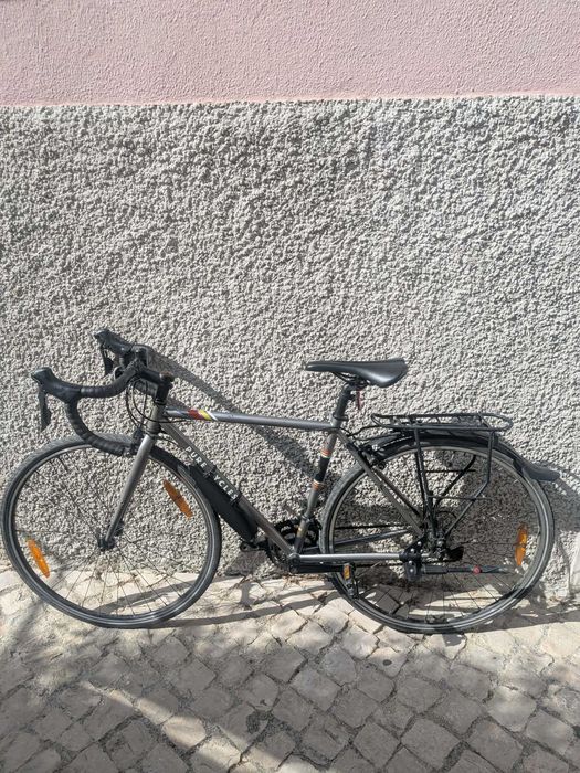 Vendo bicicleta de estrada Pure Cycles, tamanho 49 cm, com quadro principal em aço Chromoly (cromoly).
