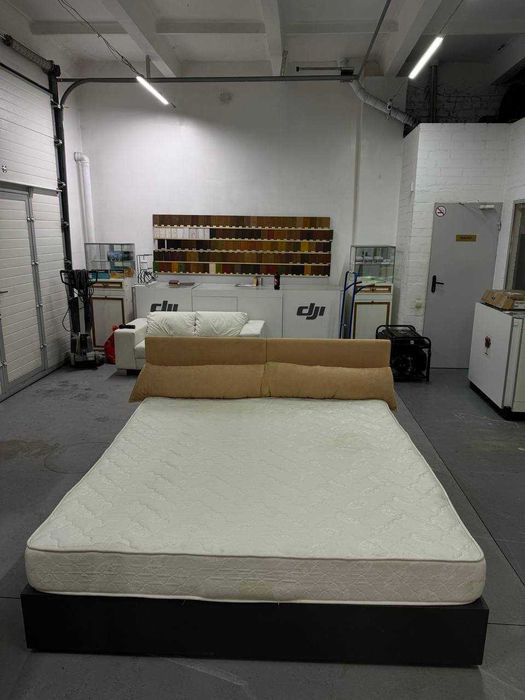 Ліжко з матрасом