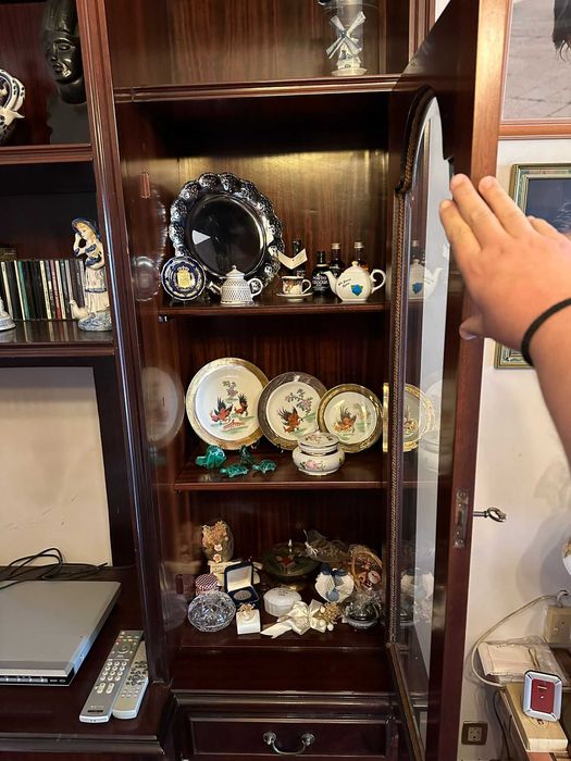 Estante / Móvel TV em Mogno