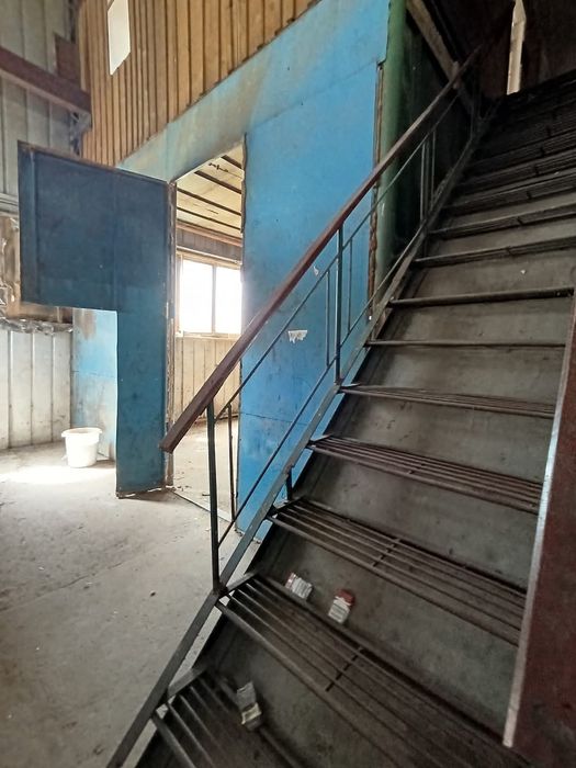 Продається виробниче приміщення! Смт. Клевань. Склад! Ангар.