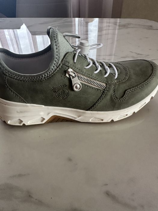 Чоловіче взуття,синього кольору- сітка, оливкового кольору- замш