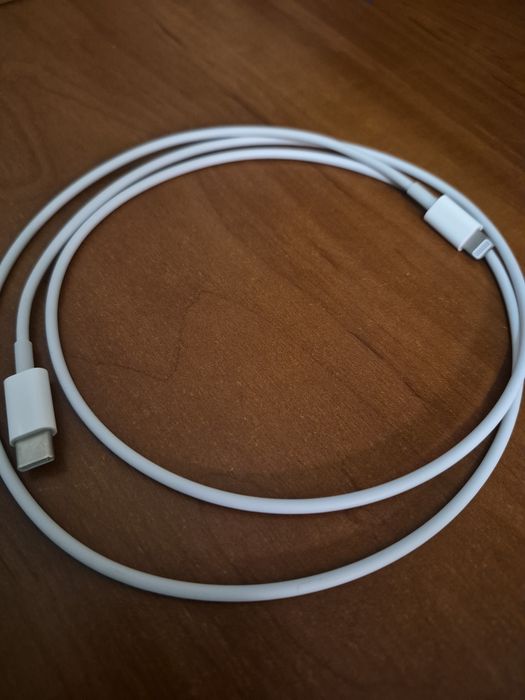 Продам оригинальный кабель Apple