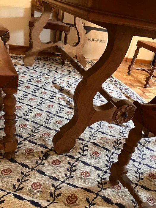 Mesa de jantar + 8 Cadeiras - Madeira Antiga - Amadora