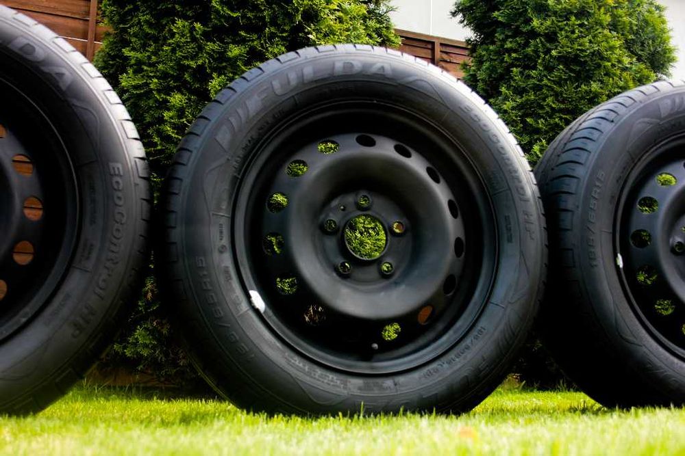 5x114,3 15 cali Hyundai i30 i40 Kia Ceed opony LATO