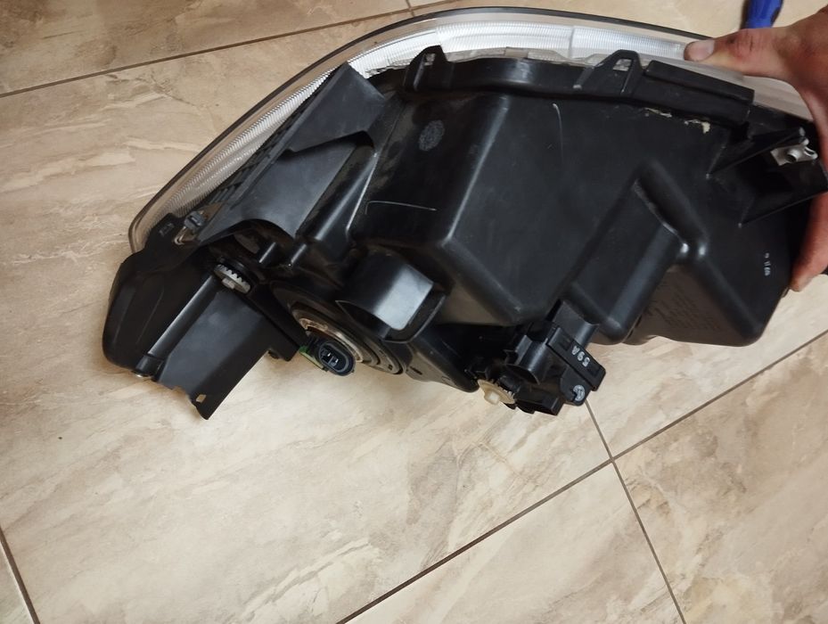 Фара Suzuki Vitara Cузуки Витара 16-