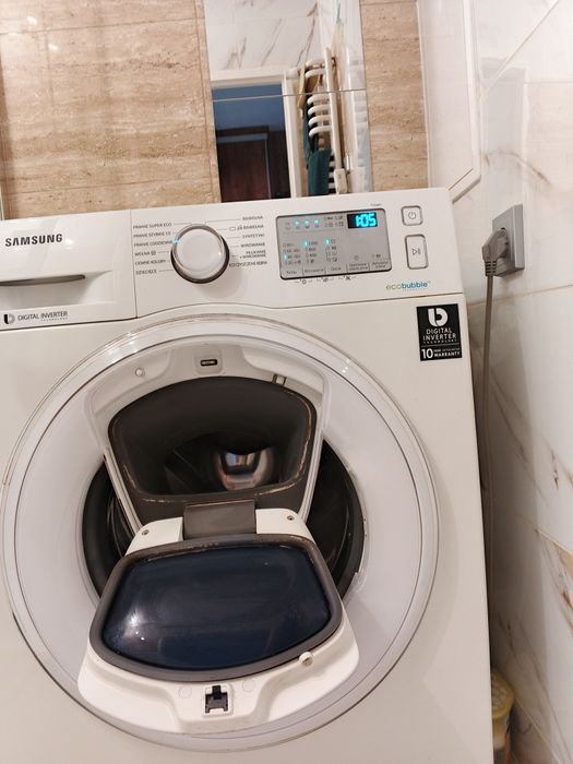 Pralka automatyczna Samsung z funkcją dodawania ubrań  w czasie pran