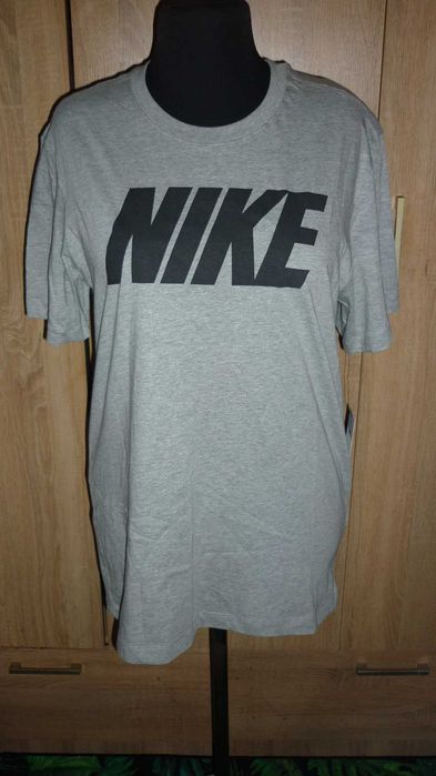 Nike- męski nowy T-Shirt r; L/XL