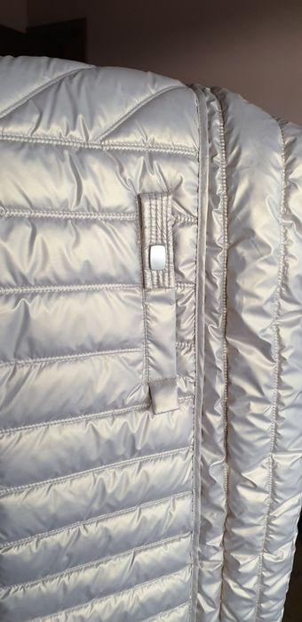 Złota kamizelka taliowana, polyskująca. Hit