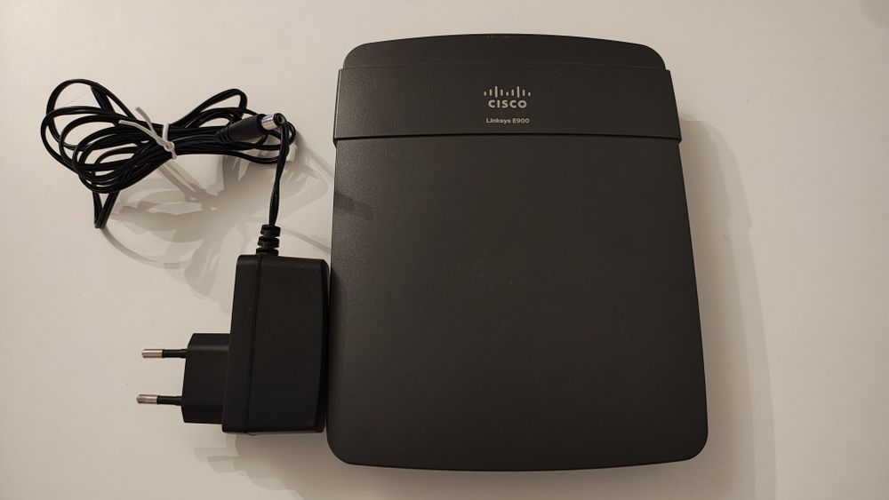 Linksys E900-EE (802.11b/g/n 300Mb/s)