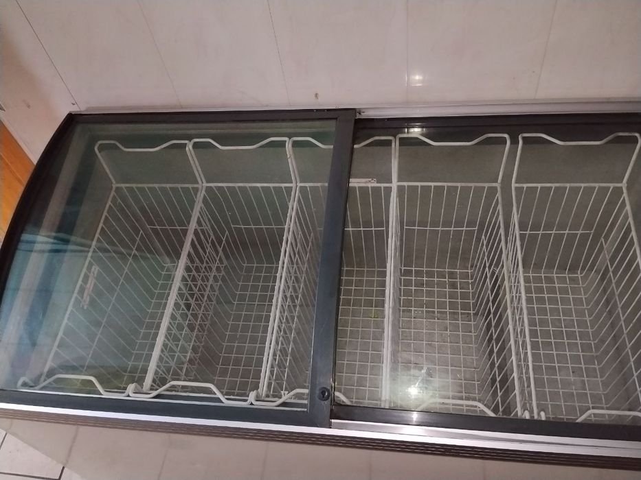 Морозильна ларь на 300 л