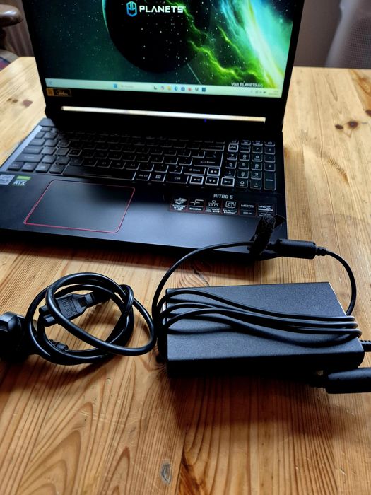 Acer Nitro 5 i5-10300H / RTX 2060 / 32GB RAM / 144Hz / SSD+HDD