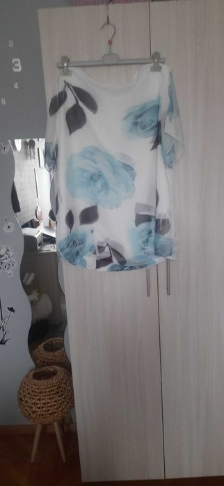 Zwiewna bluzeczka.