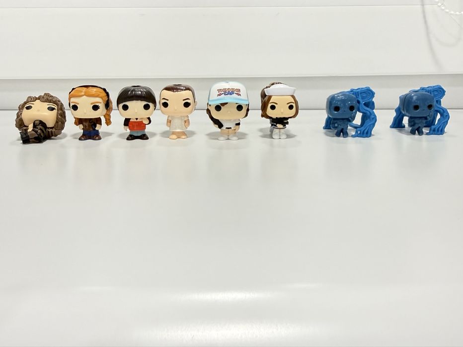 Дивні дива. Фігурки. Stranger Things. Kinder Joy. Вілл. Од. Макс