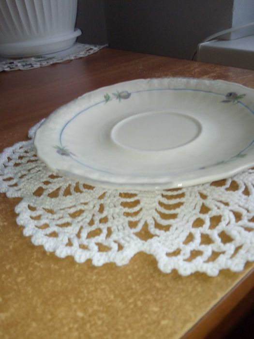 Talerzyk spodeczek kremowy porcelana