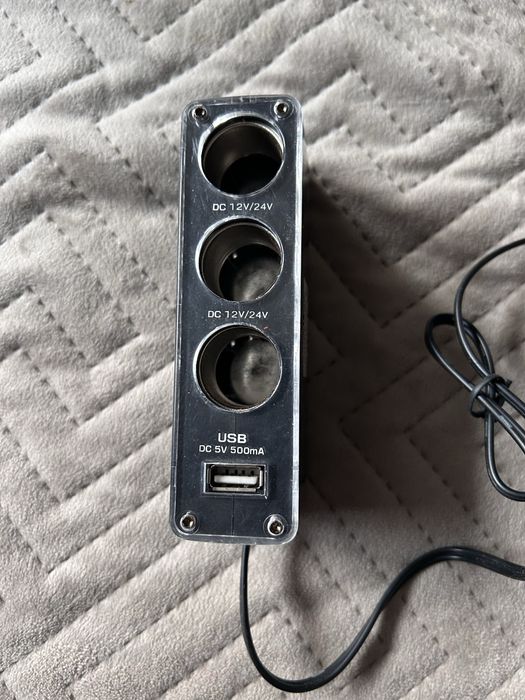 Rozdzielacz gniazda zapalniczki samochodowej z portem USB