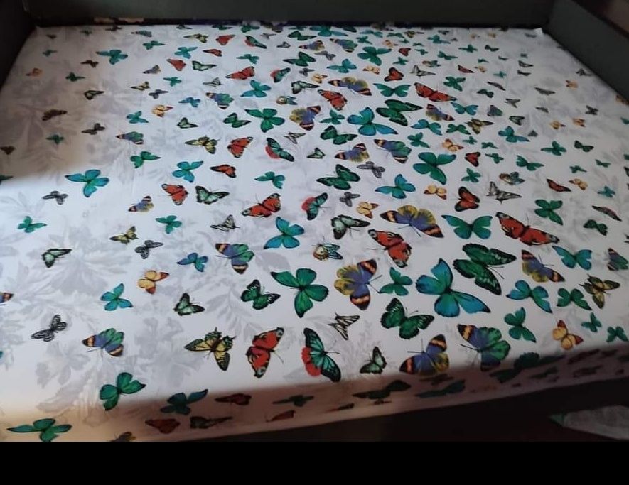 Наматрасник простирадло на резинці простинь на резинке