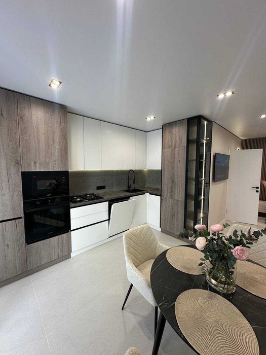 Продаж 1.5к квартири з ремонтом в новому ЖК Family Plaza - More