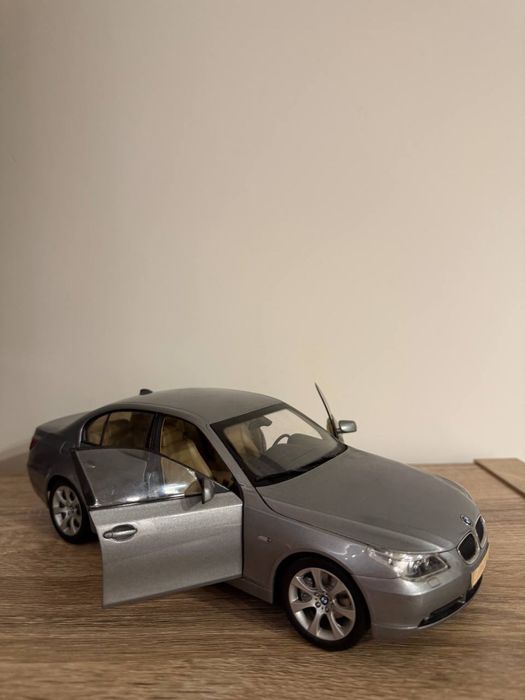 Колекційна модель BMW 5 series E60 Kyosho 1:18