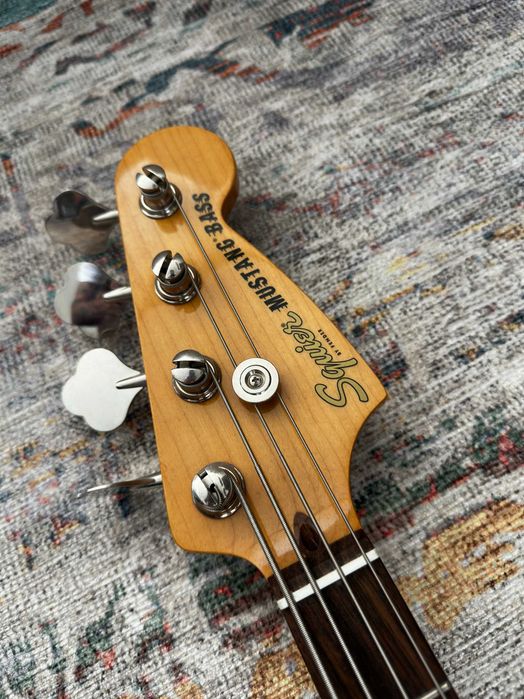 Baixo Elétrico Squier Classic Vibe 60's Mustang Bass