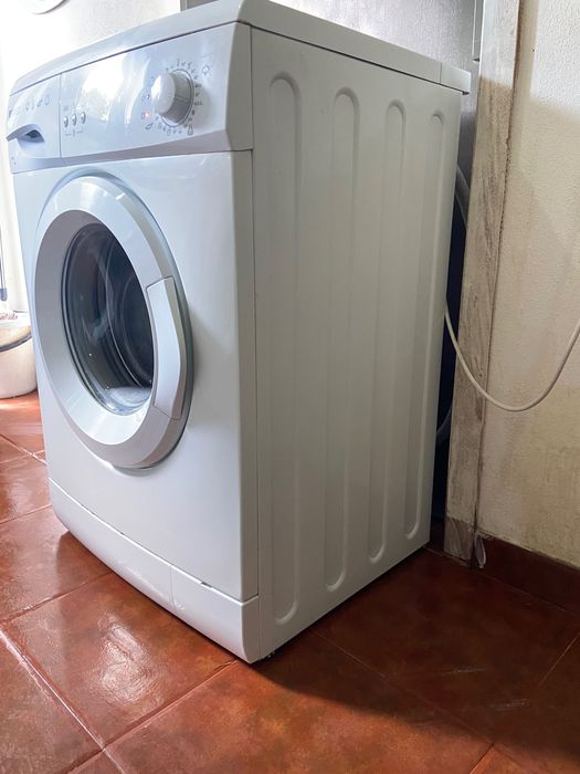 Máquina de lavar roupa como nova 6kg