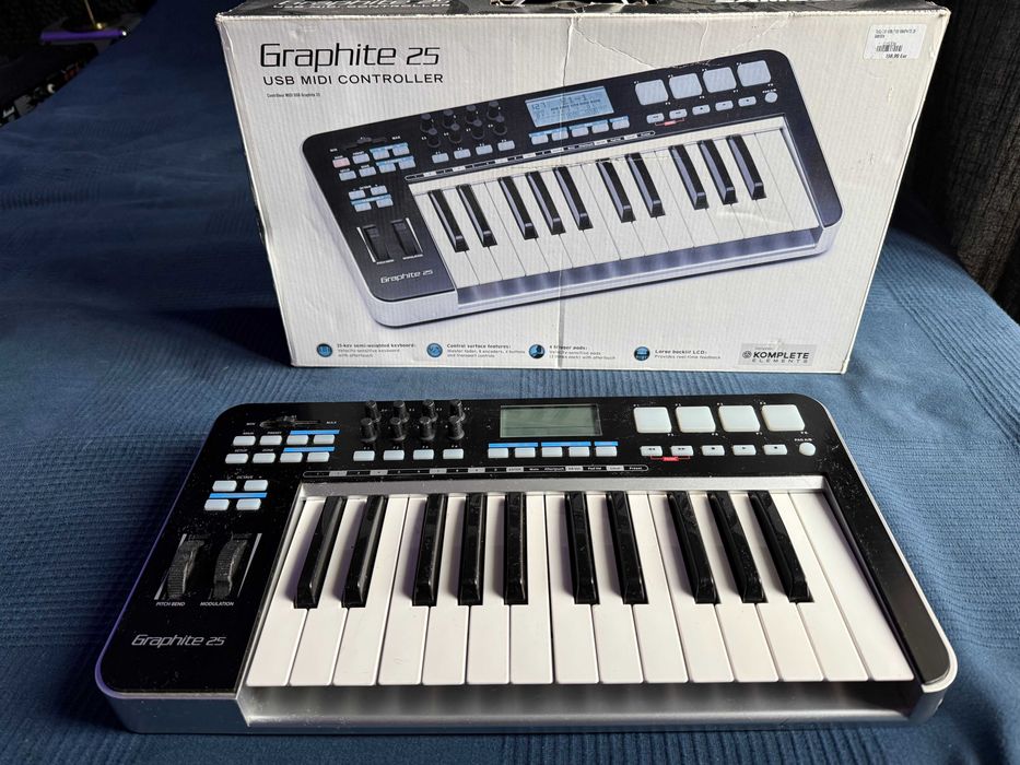 Controlador MIDI USB Graphite 25
