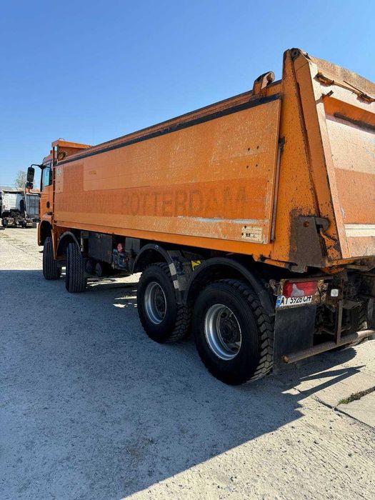 Самоскид повнопривідний з 25 кубовим герметичним кузовом