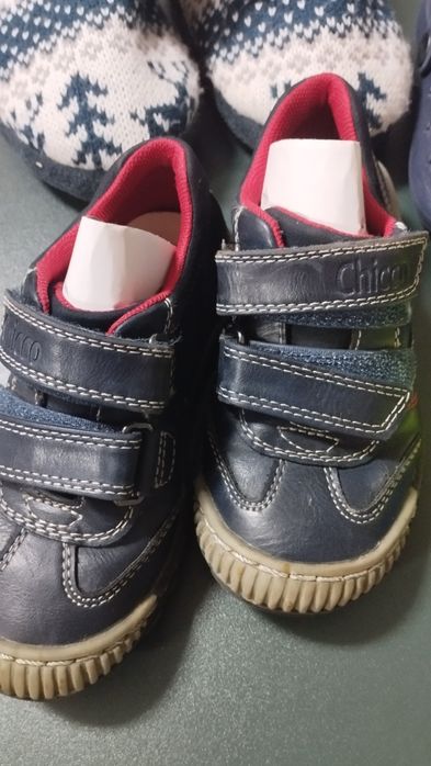 Calçado e roupa até aos quatro anos