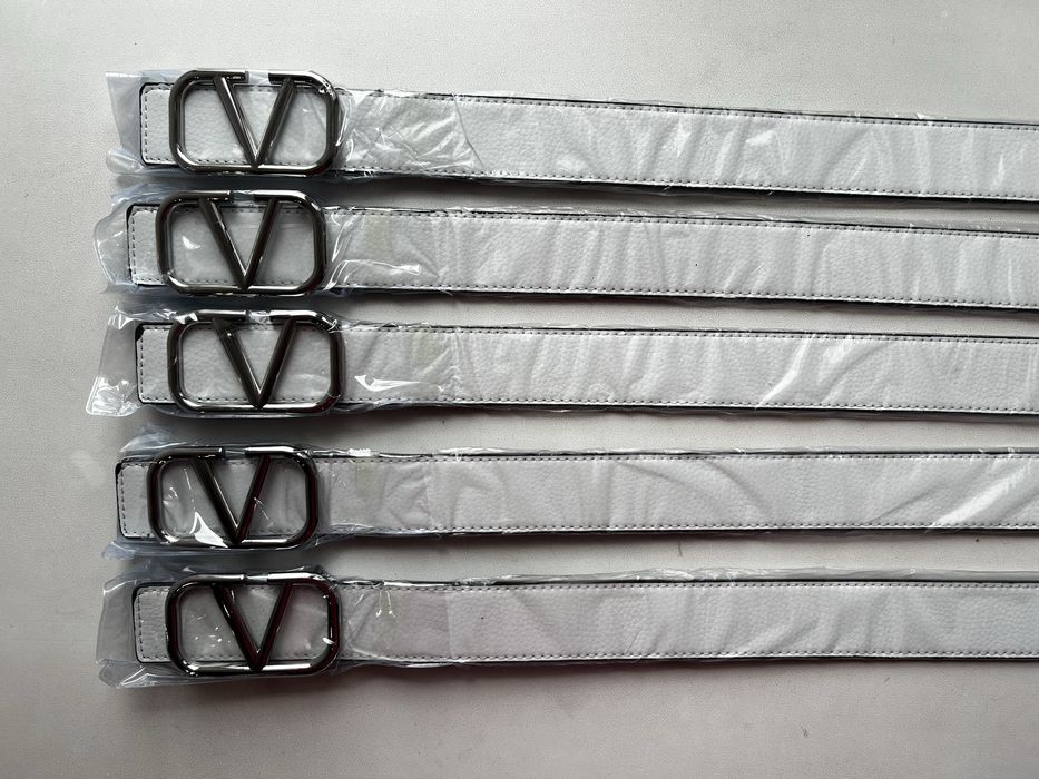 Шкіряний ремінь Валентино