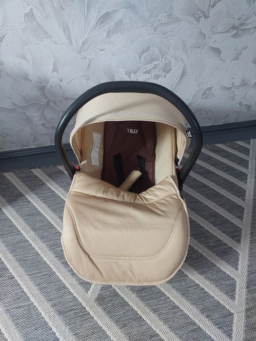 Автокрісло люлька 0+