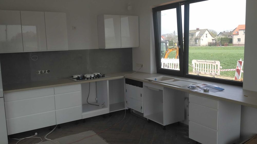 nowe fronty do kuchni - fronty kuchenne - fronty meblowe - montaż