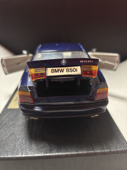 BMW 850i (1990) w skali 1:18