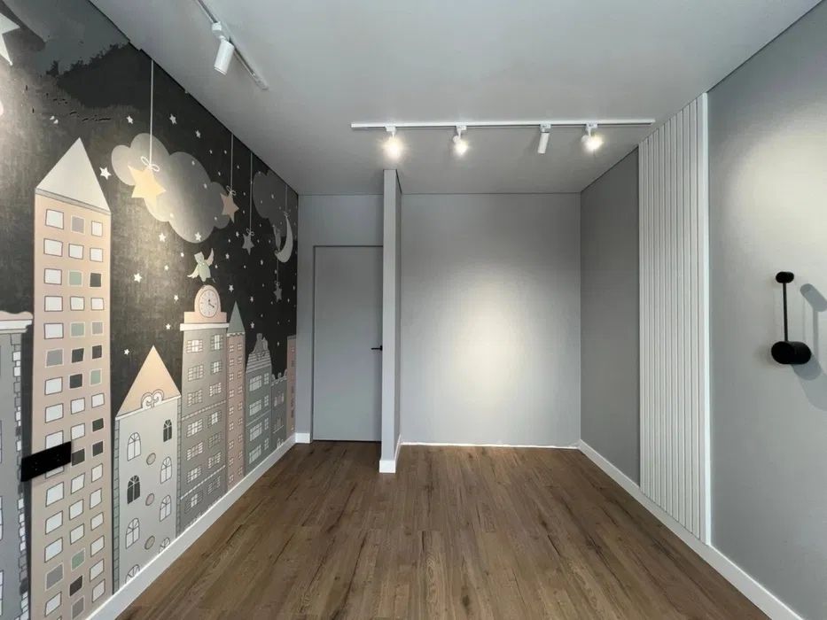 Поклейка шпалер, фарбування, укладка ламінату у місті Бровари